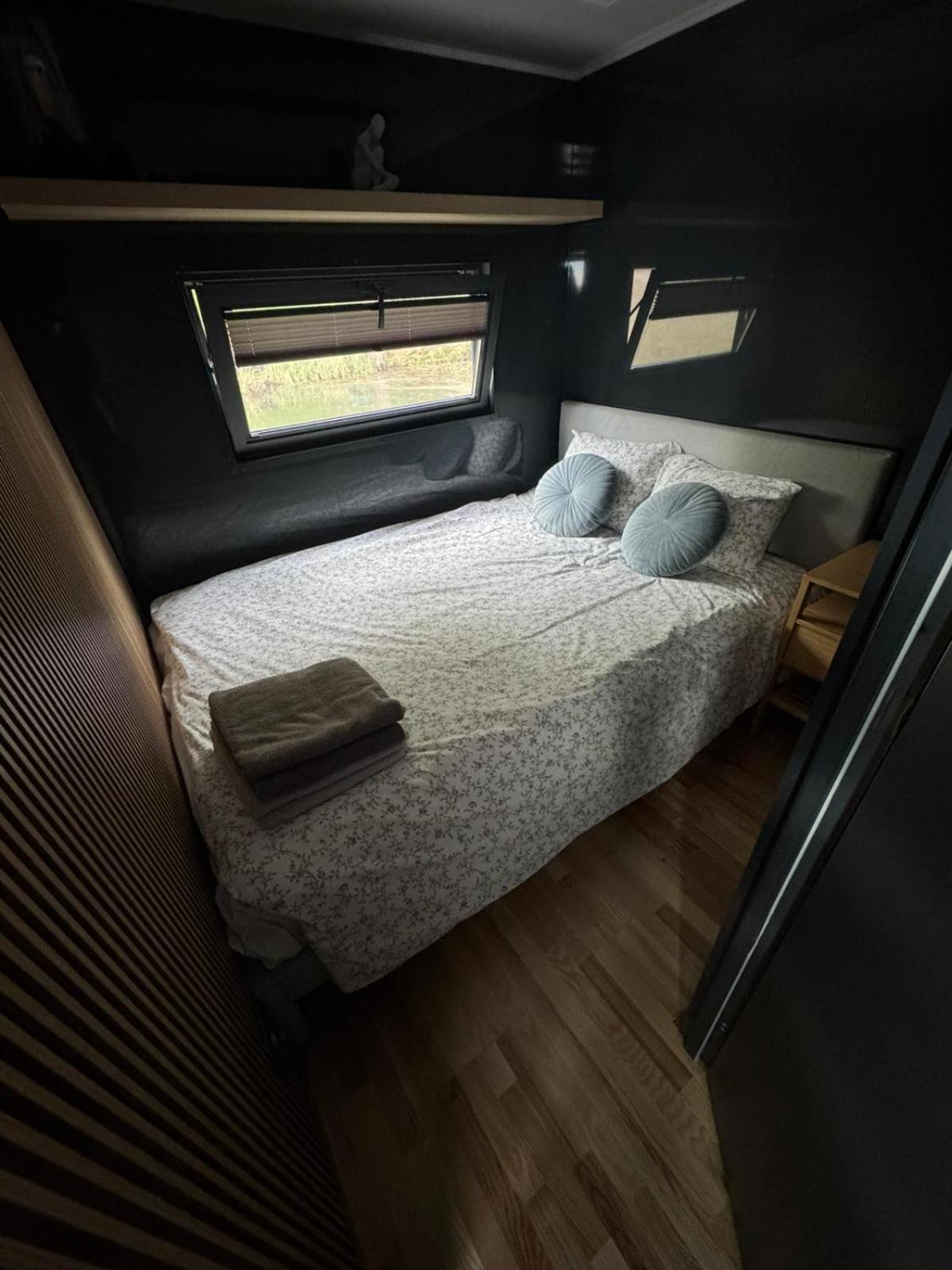 Domek Na Wodzie - Houseboat -Sauna, Taras Na Dachu, Dwie Sypialnie Mikołajki Eksteriør billede